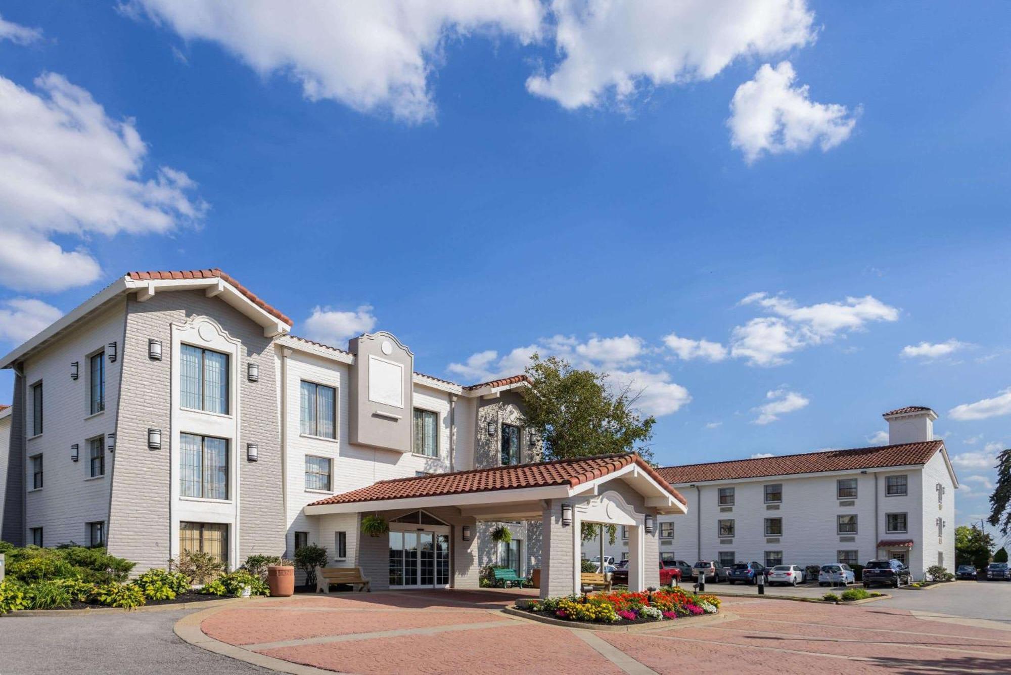 La Quinta Inn By Wyndham Pittsburgh Airport Moon Township Kültér fotó