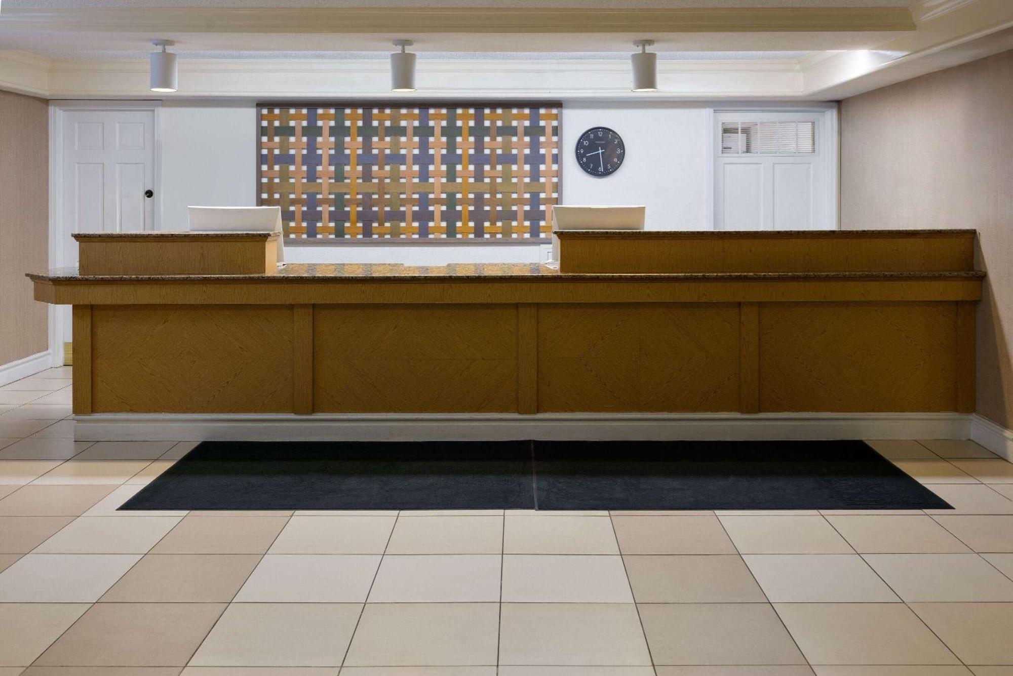 La Quinta Inn By Wyndham Pittsburgh Airport Moon Township Kültér fotó