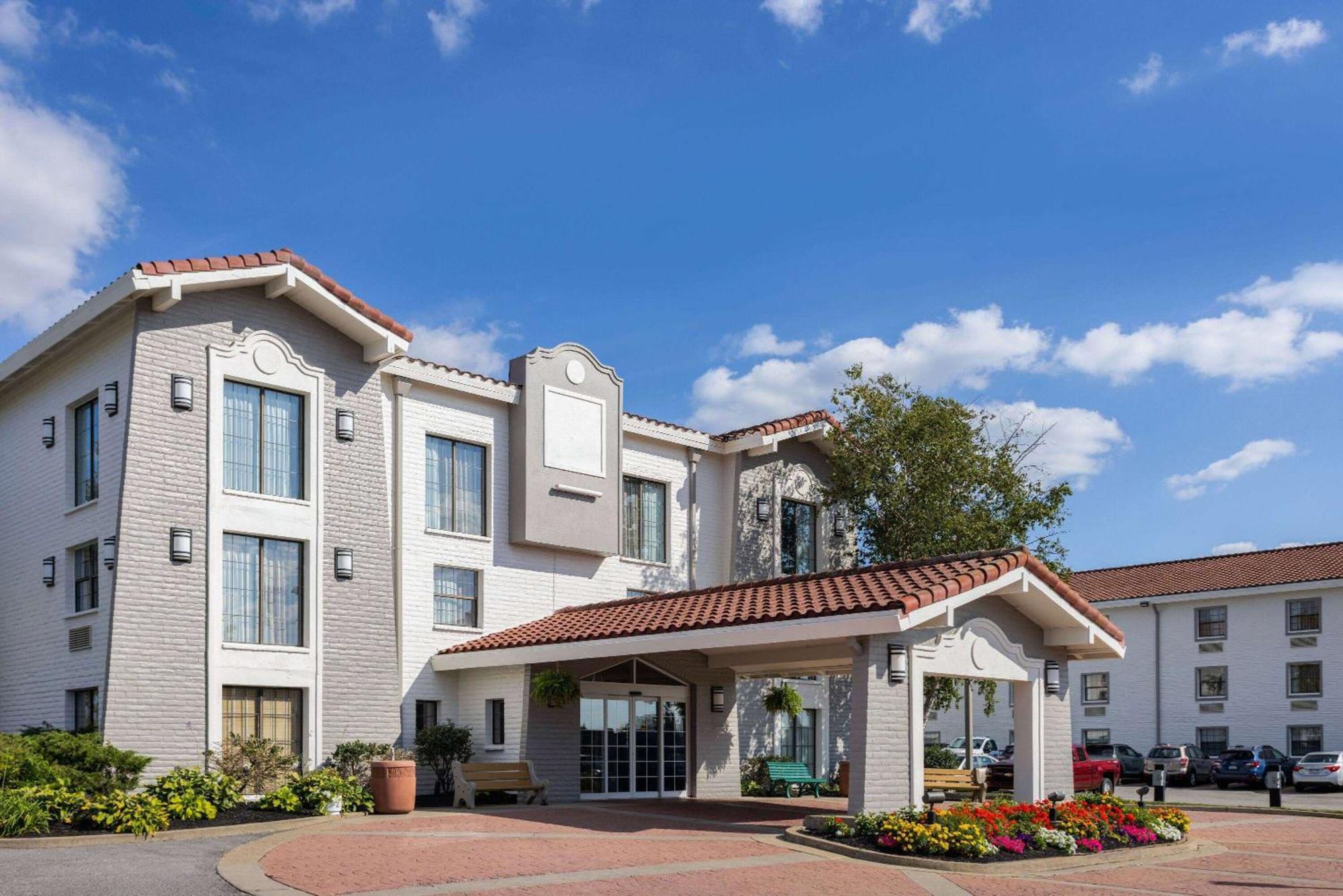 La Quinta Inn By Wyndham Pittsburgh Airport Moon Township Kültér fotó