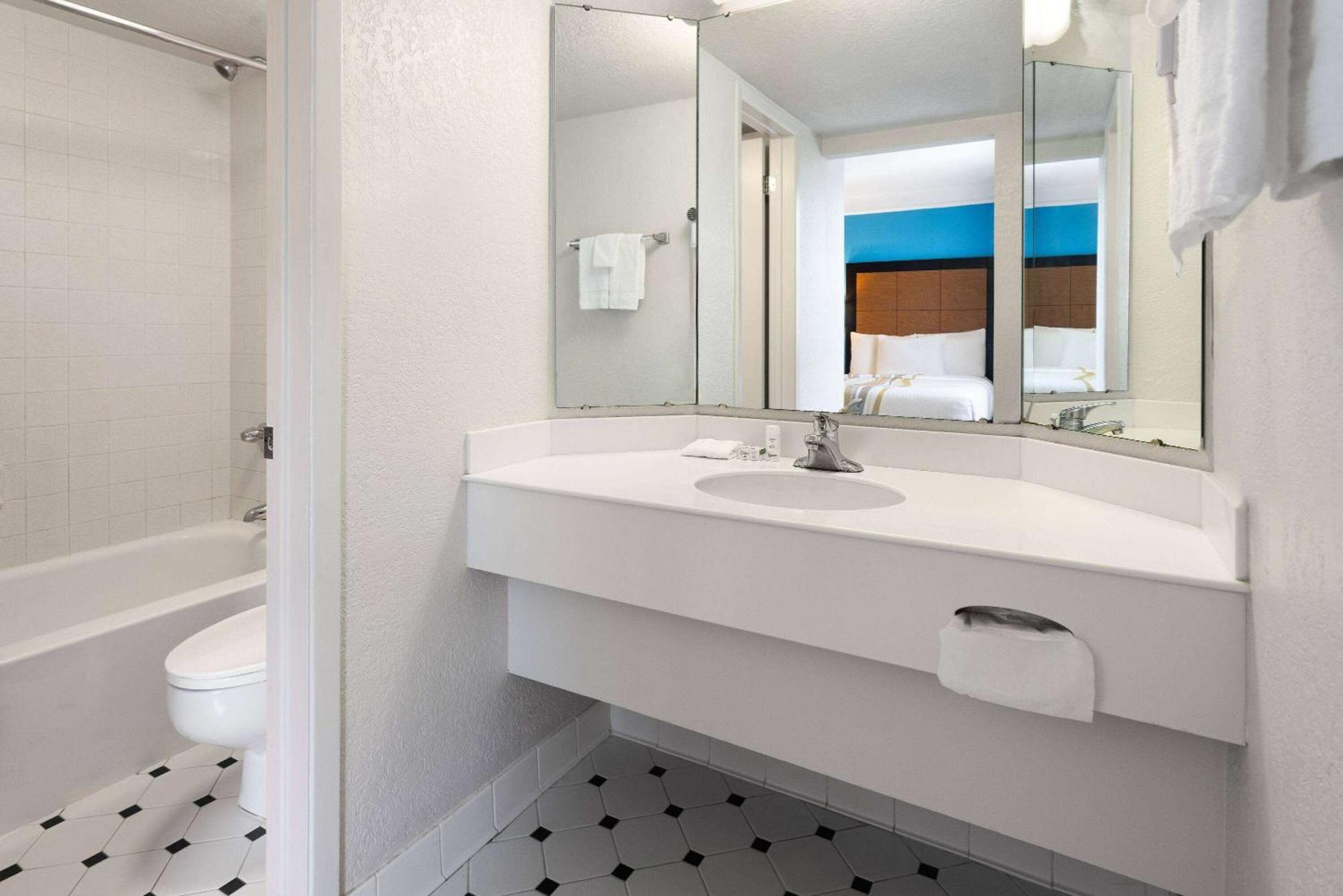 La Quinta Inn By Wyndham Pittsburgh Airport Moon Township Kültér fotó