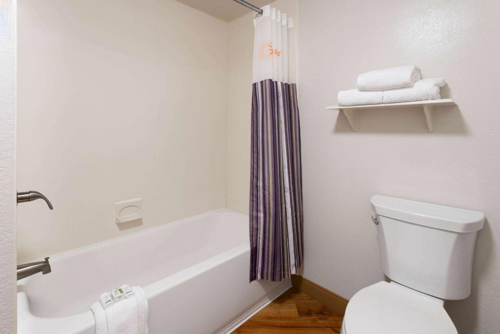 La Quinta Inn By Wyndham Pittsburgh Airport Moon Township Kültér fotó